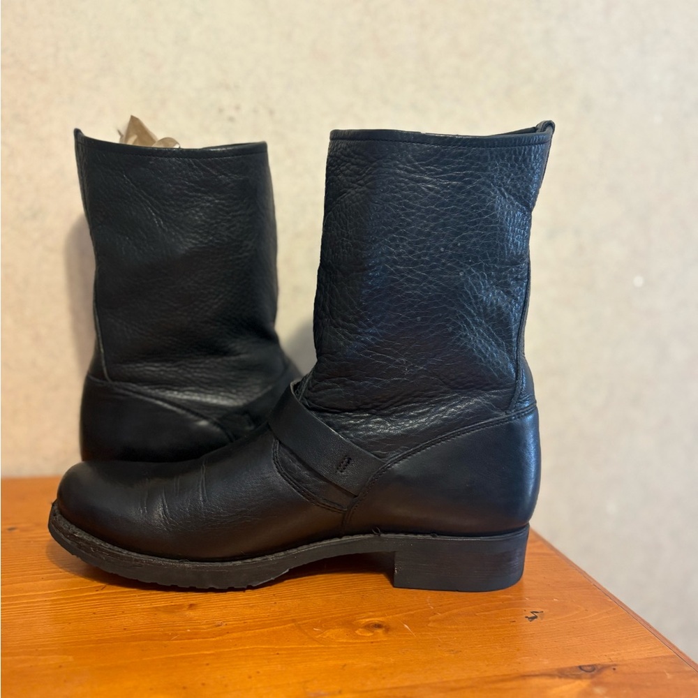 Frye Veronica Short Black Leather Western Slouch Moto
Boot Women’s Size 9.5 - Picture 7 of 11